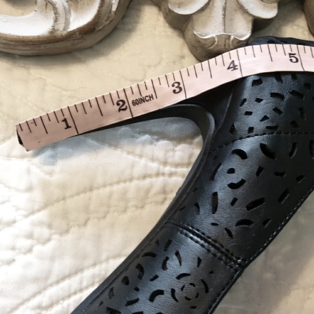 NWOT Report black heels.